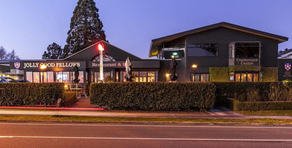 Twin Peaks Lakeside Inn Таупо Екстериор снимка
